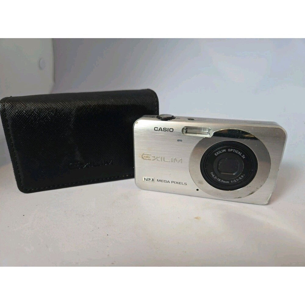 Casio EXILIM EX-Z90 12.1 MP Digital Camera Silver W/Case & Battery UNTESTED